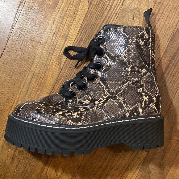 NEW Forever 21 Combat Boots 8 - Picture 1 of 8